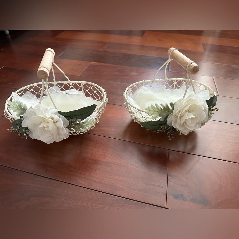 2 Ivory Flower Girl Baskets (Mini)